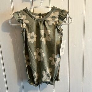 (3/$20) NEW George 0/3m green Floral Baby short sleeve Romper
